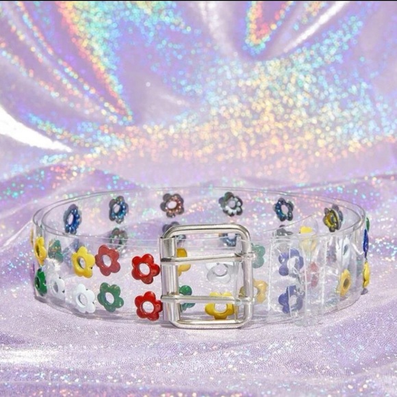 SHEIN Accessories - SHEIN FLOWER DECOR EYELET BELT